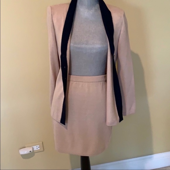 ST. JOHN JACKET & SKIRT - Picture 9 of 15